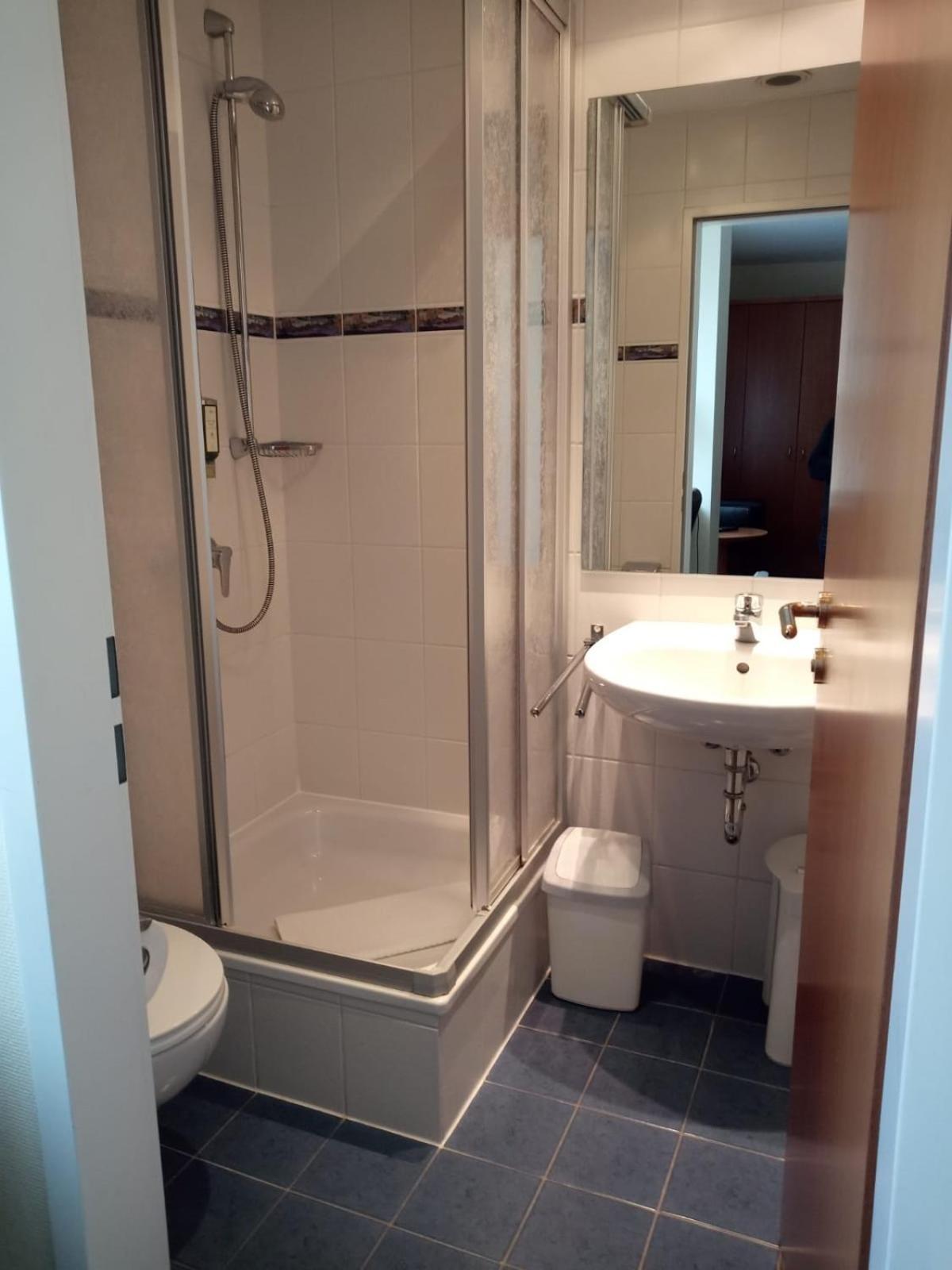 Single Room Bathroom
